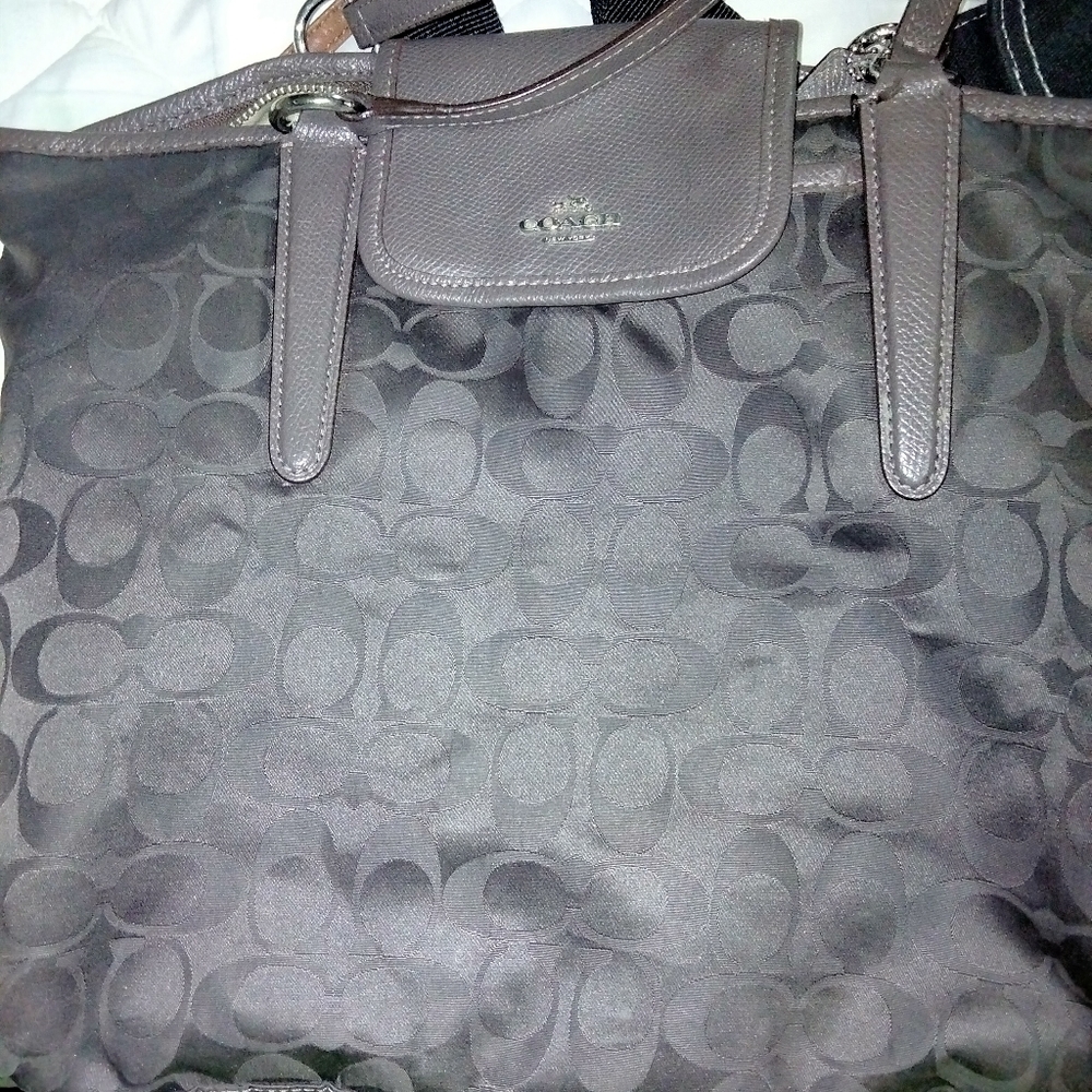Purses - Picture 4 of 9